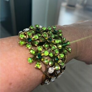 listing-status-banner